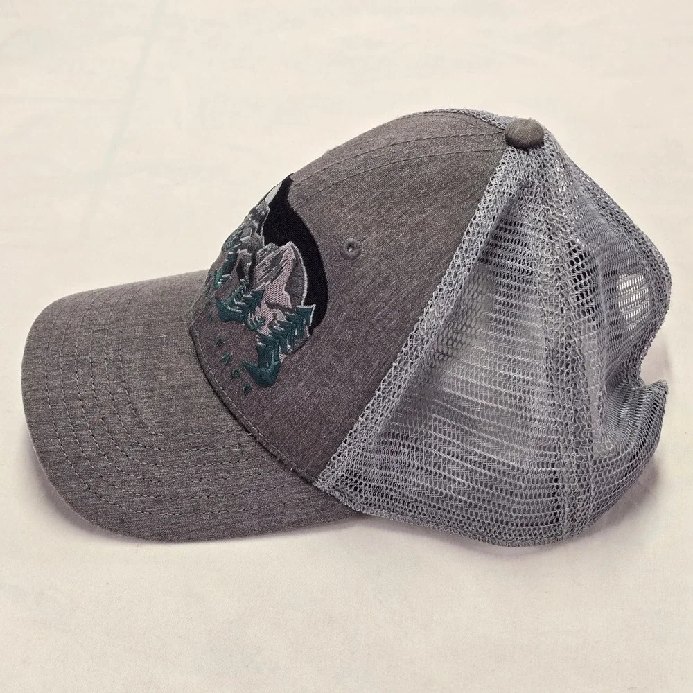 The‎ North Face Gray Mesh Trucker Hat Bear Mountain Logo Snapback Cap